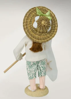 Byers Choice Beach Girl Catching Starfish, , Znau173^ Byers Choice Carolers