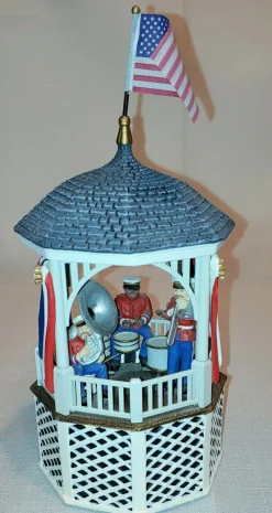 Department 56 Cic, Gazebo Music Box "Stars And Stripes Forever", 56.55502, Christmas In The City^ Stocking / Skirt
